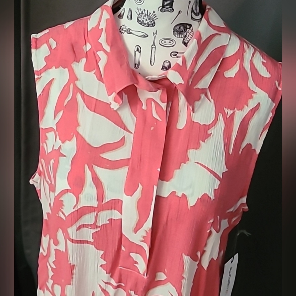 Liz Claiborne Floral Top Collared Neckline Sleeveless Pink Whitw Shirt NEW NWT